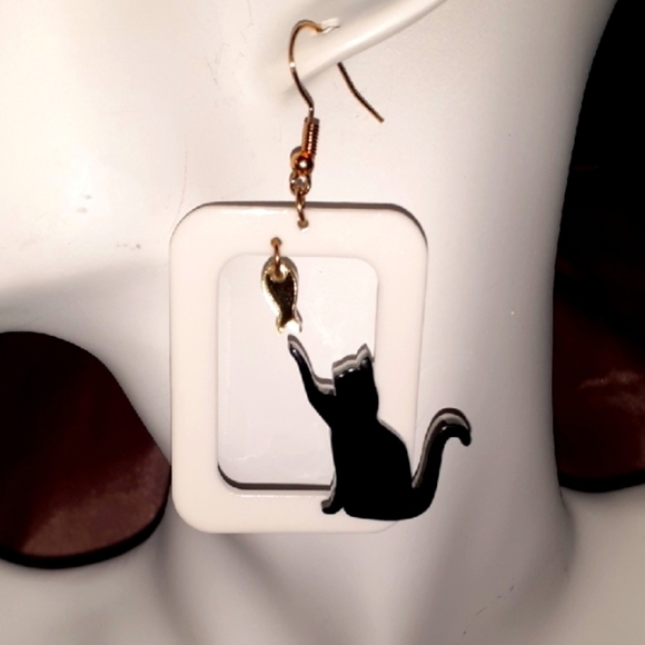 Jewelry - KITTY EARRINGS!